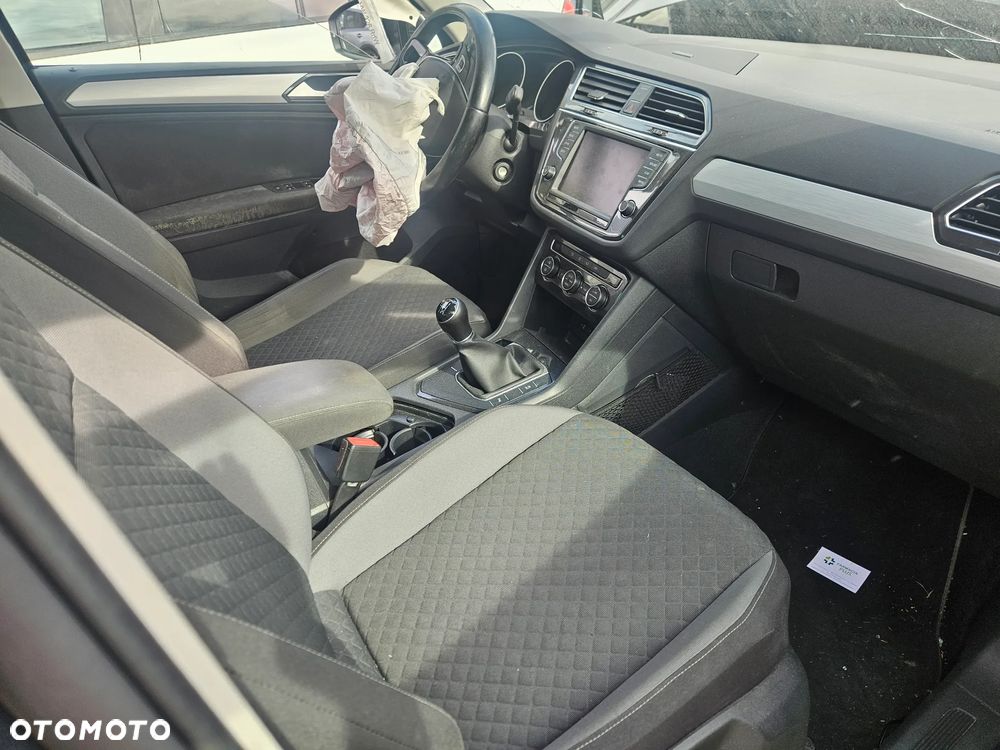 Volkswagen Tiguan 1.6 TDI SCR Comfortline - 11