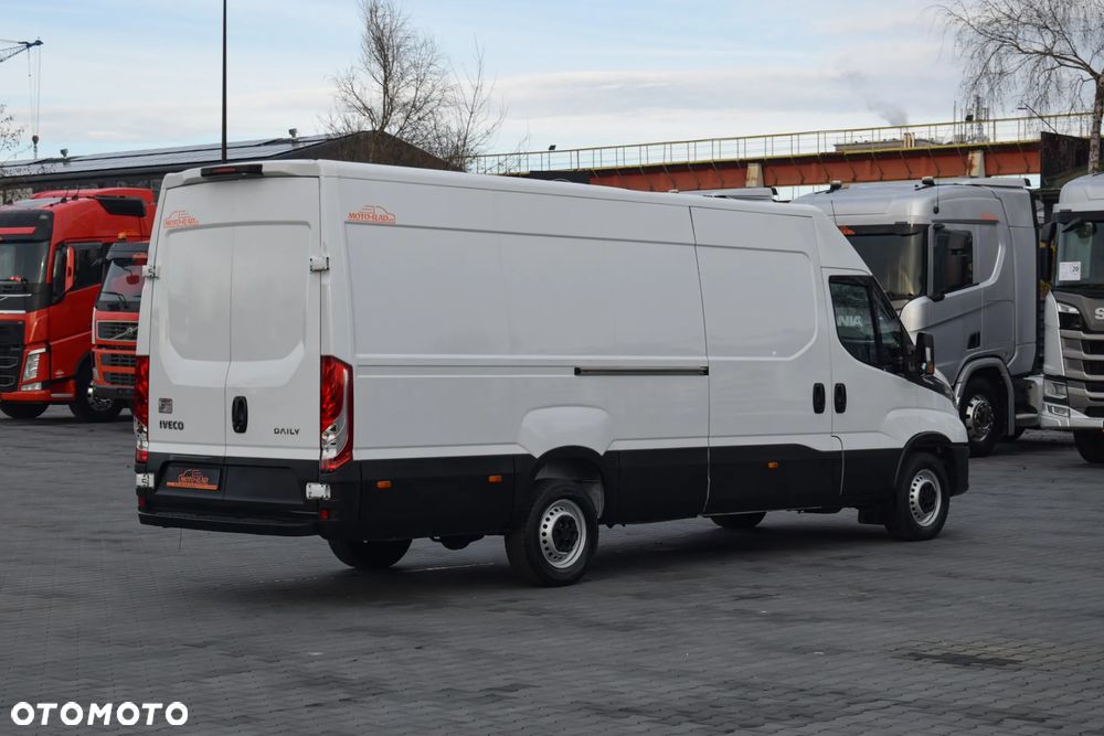 Iveco DAILY MAXI 35S14 / 2.3 - 140 KM / AUTOMAT HI-MATIC / NOWY MODEL / 3 OSOBY / DOSTAWCZE / BLASZAK / KAMERA COFANIA / TEMPOMAT / KLIMA / 2022 / SERWISOWANY / SPROWADZONY Z NIEMIEC - 5