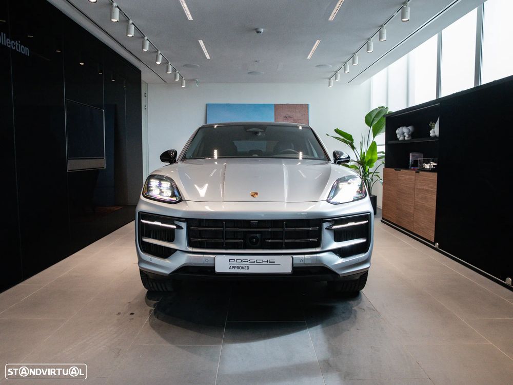 Porsche Cayenne Coupé E-Hybrid Black Edition - 2