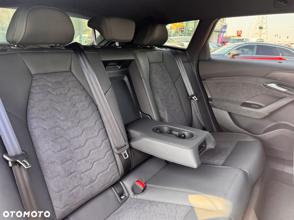 Audi A6 Avant e-tron - 30