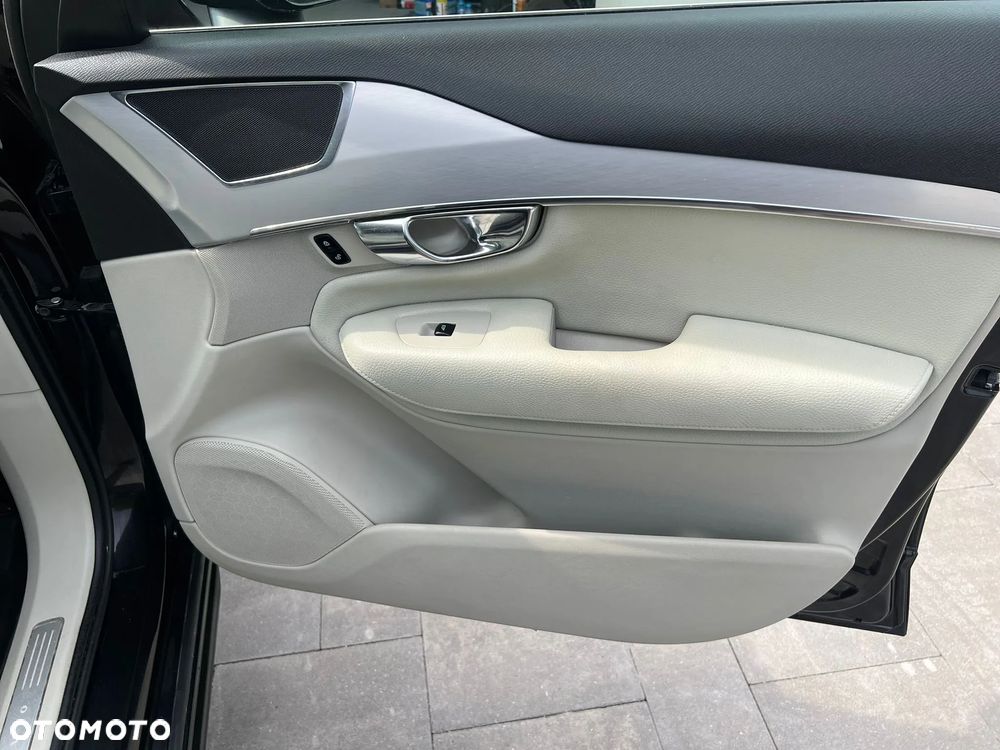 Volvo XC 90 D5 AWD Momentum 7os - 8