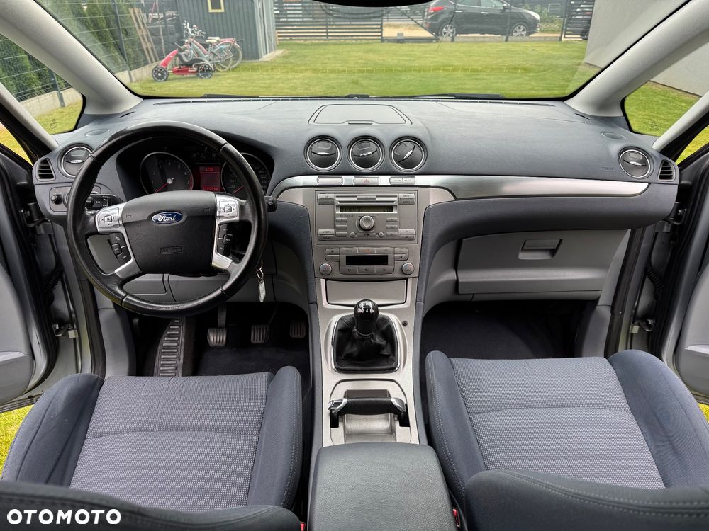 Ford S-Max - 17