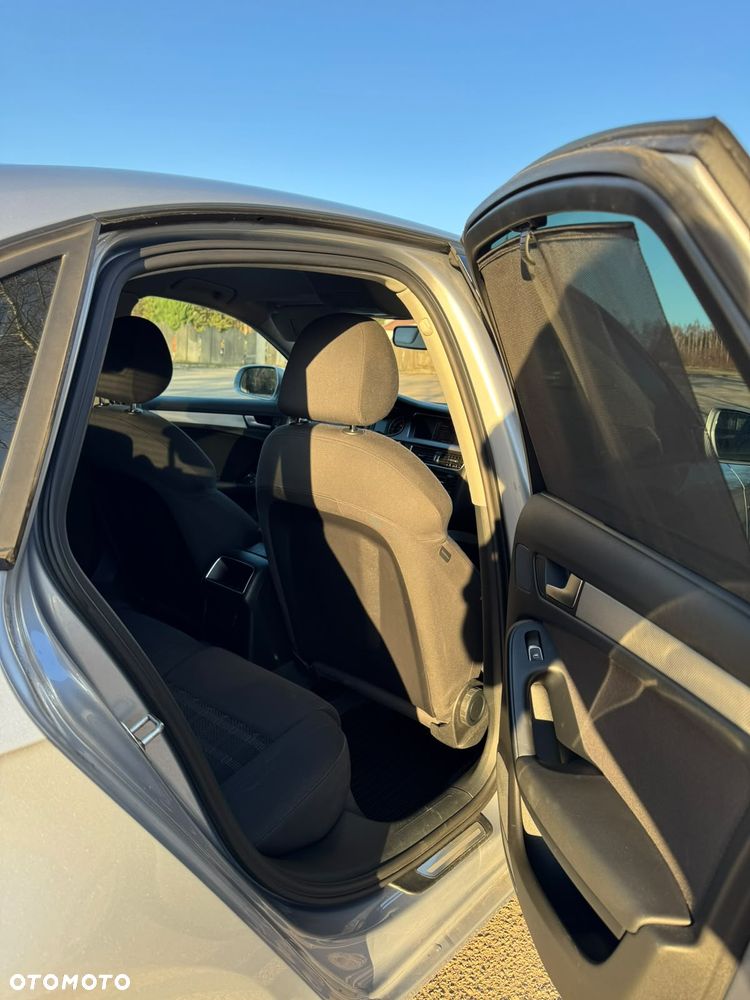 Audi A4 Limousine - 14