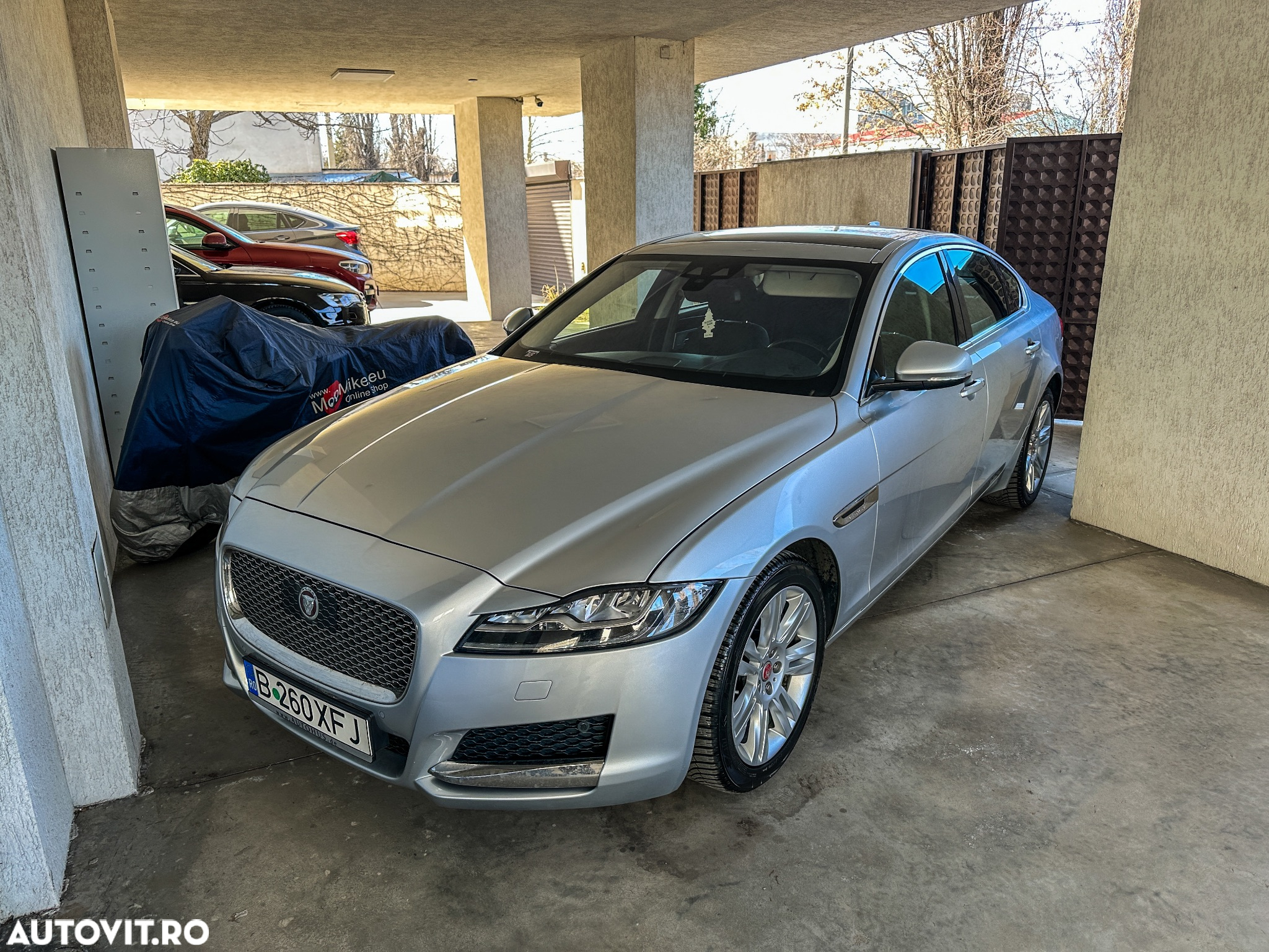 Jaguar XF 20d RWD Portfolio - 7