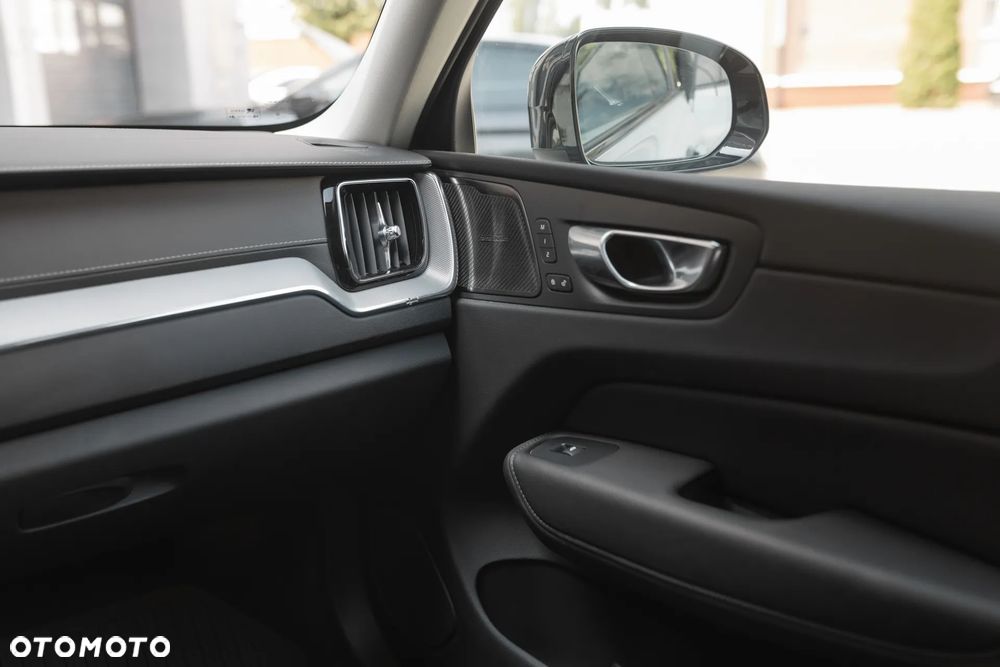 Volvo XC 60 B5 B AWD Ultimate Dark - 15