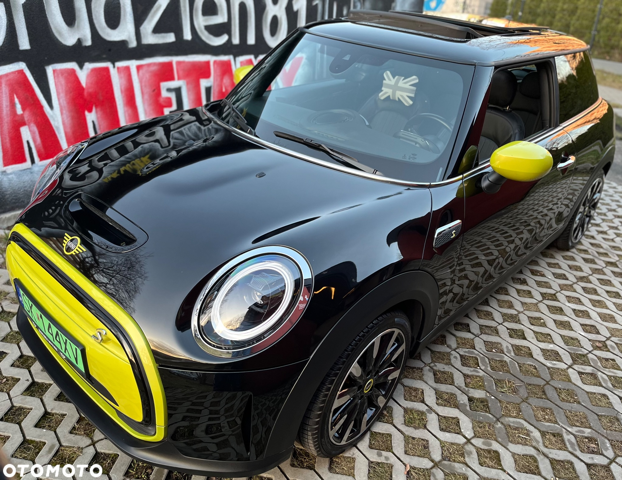 MINI Cooper SE Yours Trim - 8
