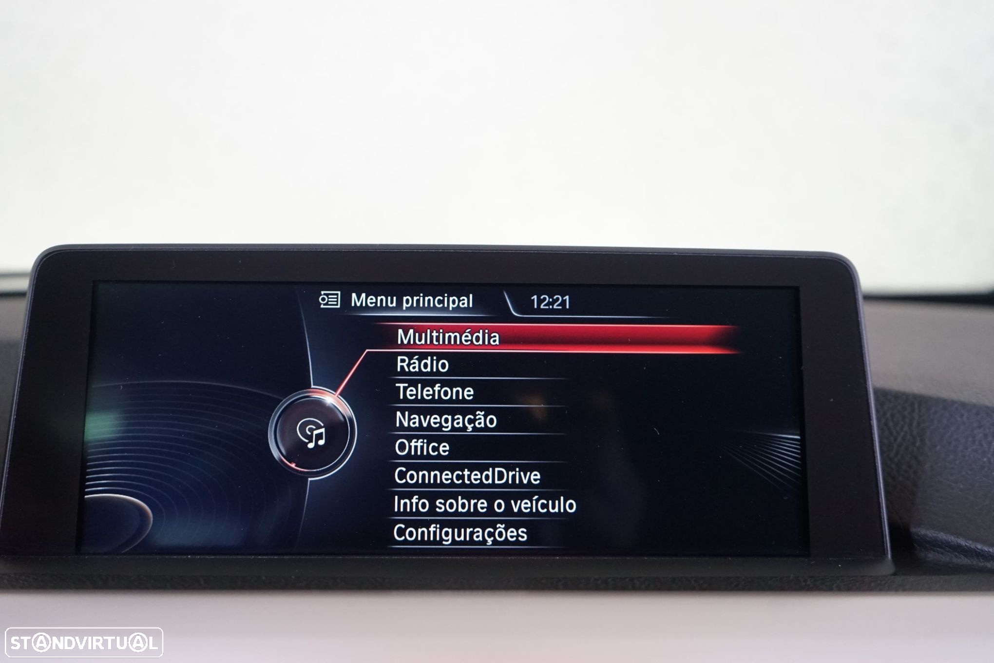 BMW 320 d Touring Auto Exclusive - 32