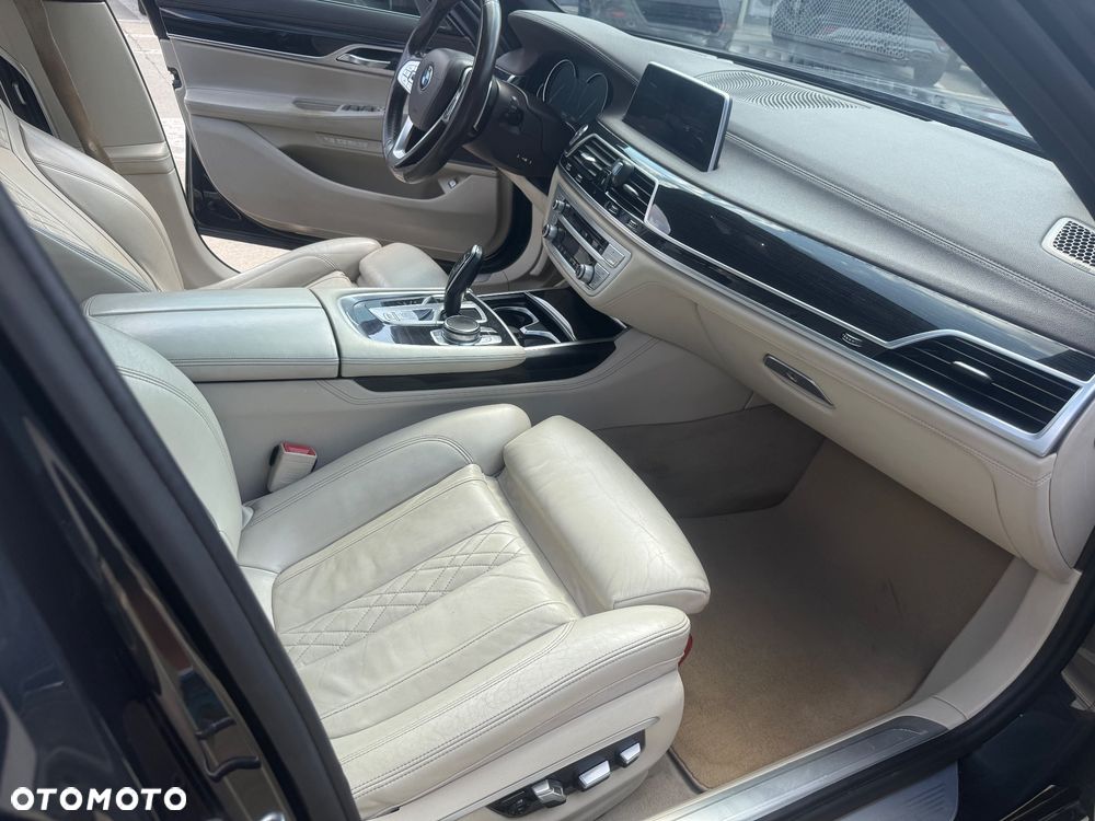 BMW Seria 7 730d xDrive - 14