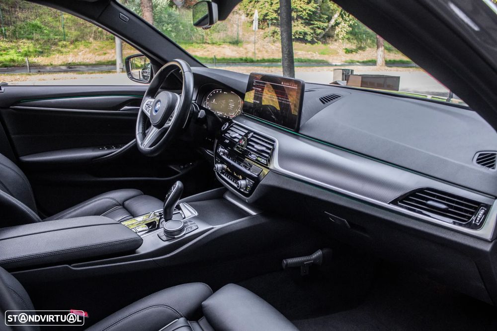 BMW 530 e Pack Desportivo M - 31