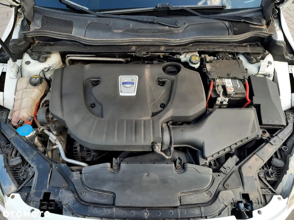 Volvo V40 D3 Momentum - 35
