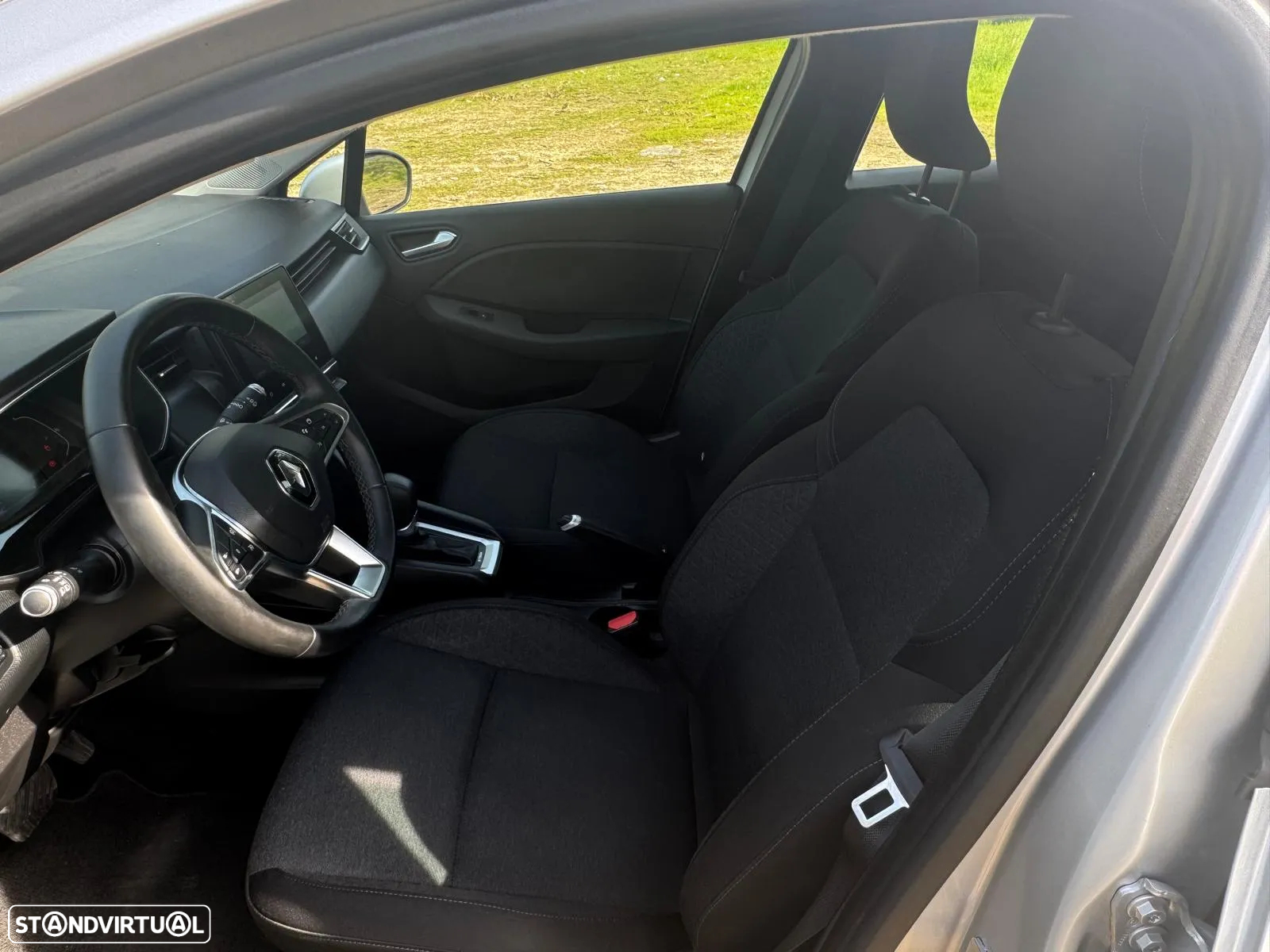 Renault Clio 1.6 E-Tech Full Hybrid Techno - 17
