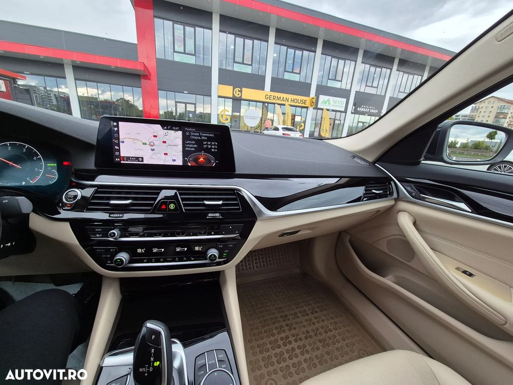 BMW Seria 5 520d xDrive AT - 10