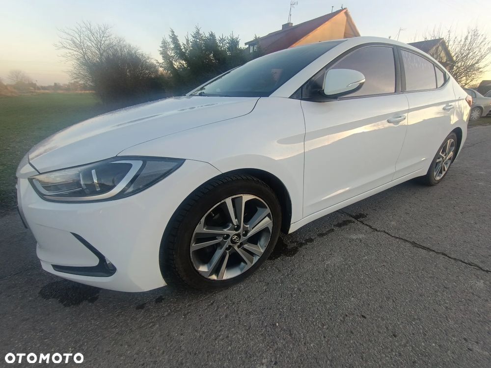 Hyundai Avante - 1
