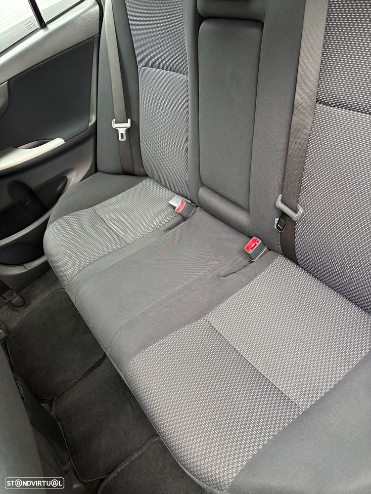 Toyota Corolla 1.4 D-4D Comfort+VSC - 15