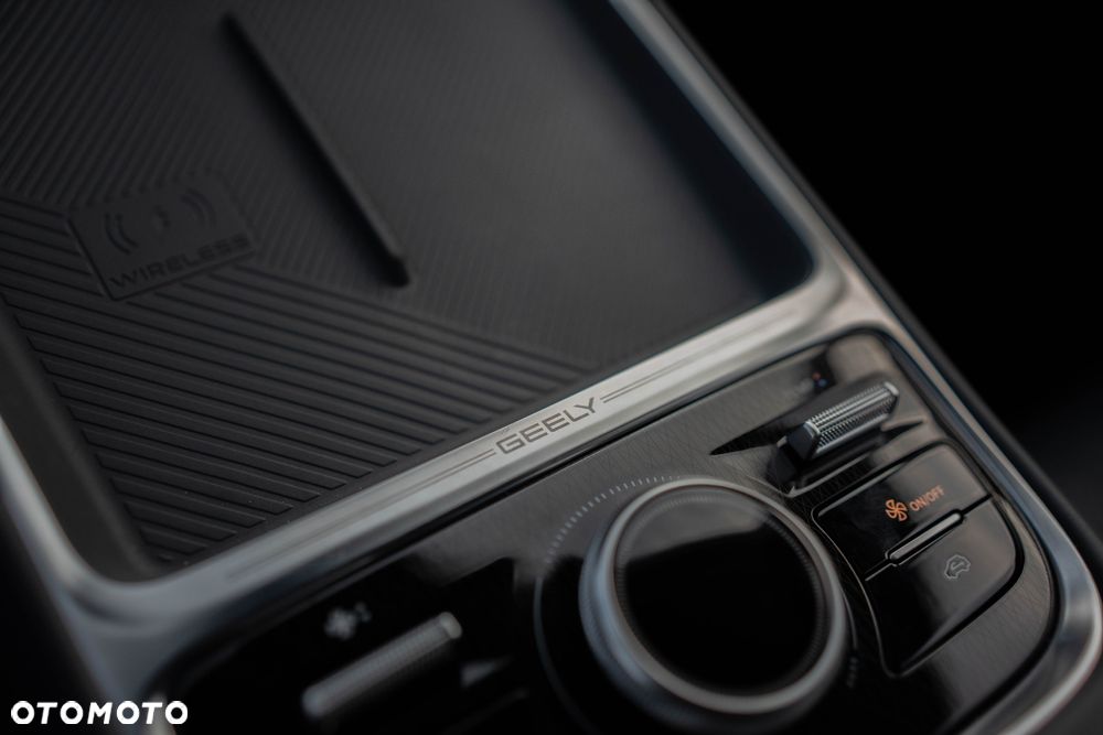 Geely Starray EM-i 1.5 PHEV Max - 24