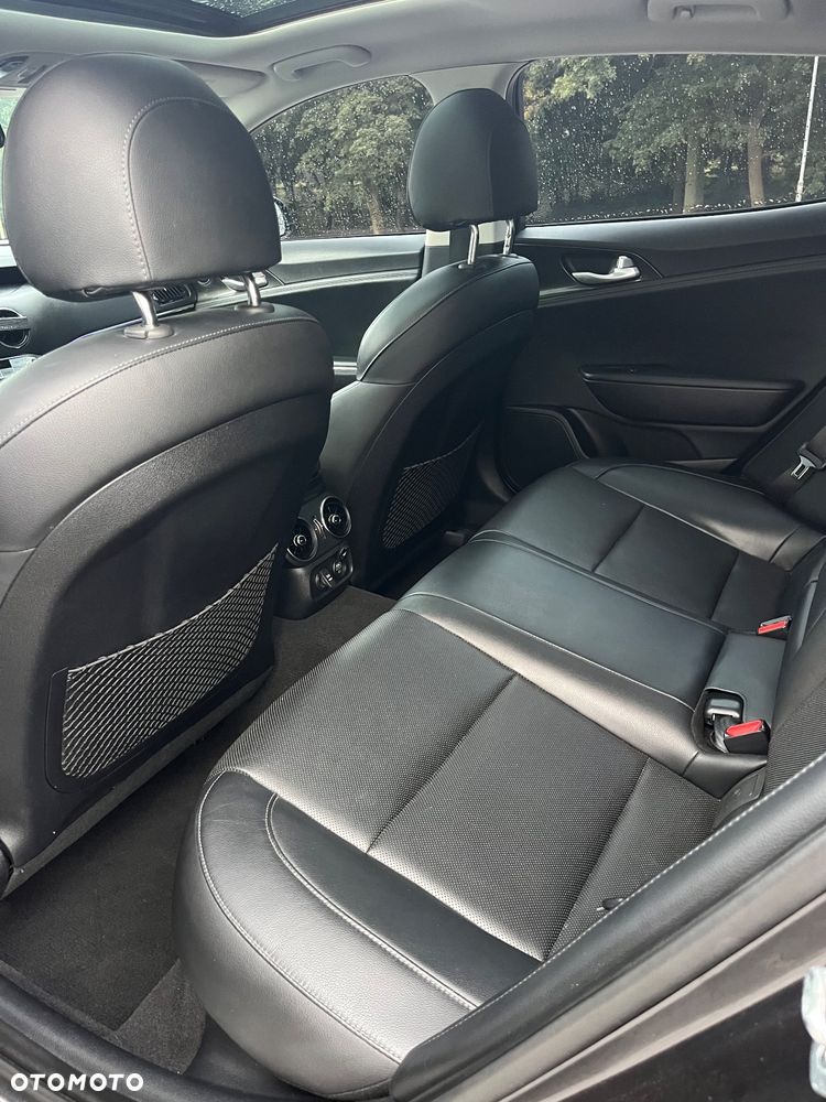 Kia Stinger 3.3 T-GDI V6 GT AWD - 8