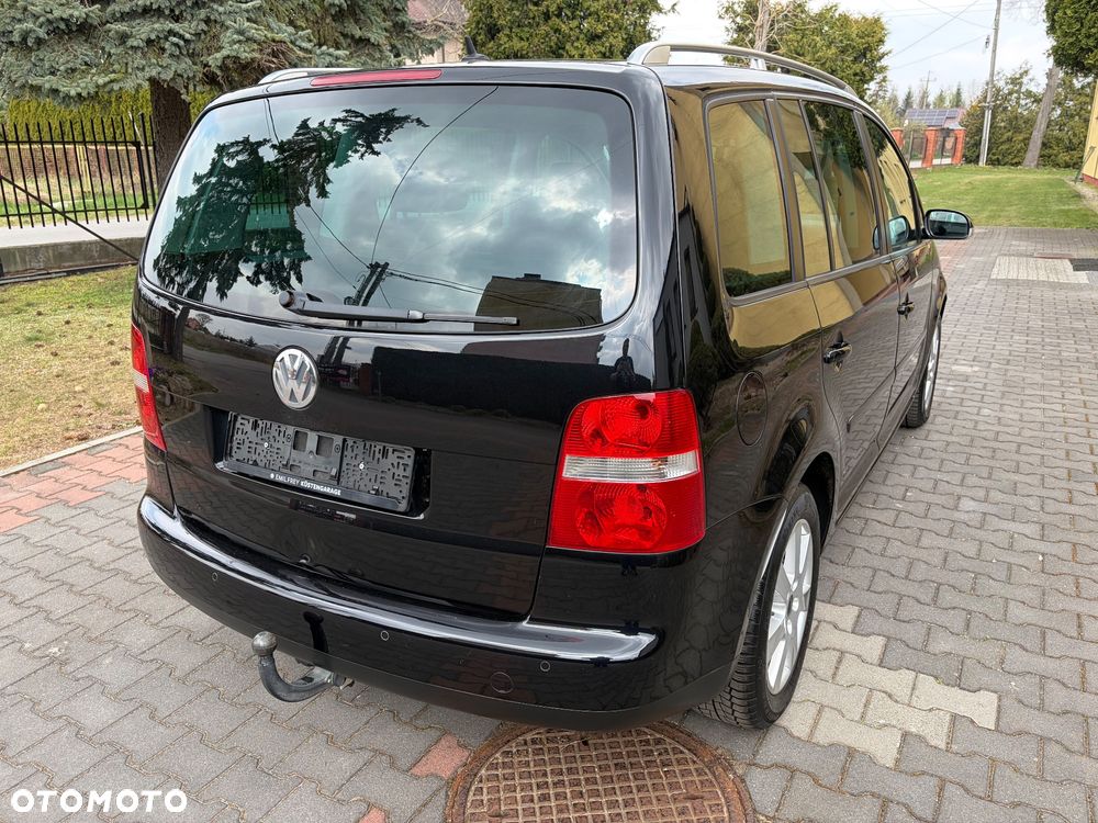 Volkswagen Touran 2.0 FSI Automatik Highline - 10