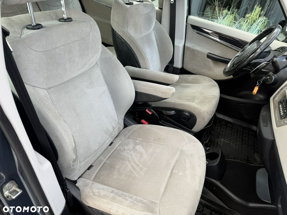 Citroën C4 Picasso 1.6 HDi FAP EGS6 Exclusive - 24