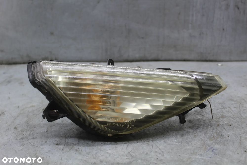 Honda SWT Silver Wing 600 400 kierunkowskaz przód przedni prawy - 1