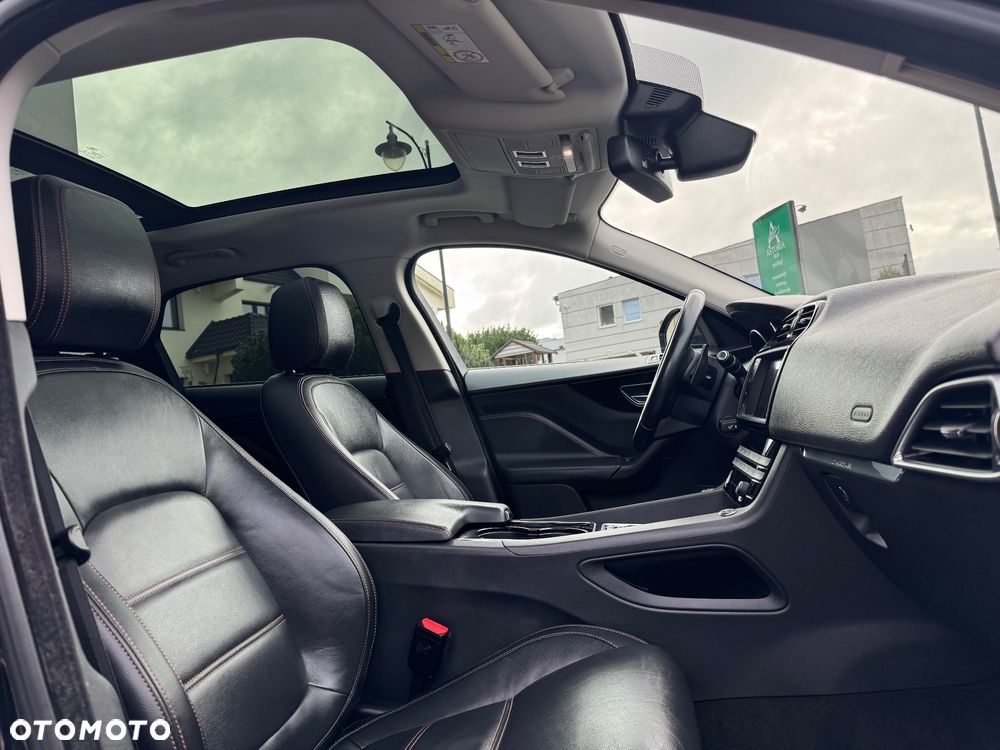 Jaguar F-Pace - 21