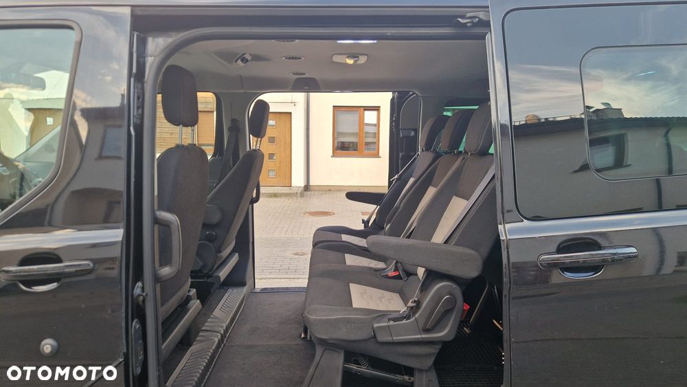 Ford Tourneo Custom - 17