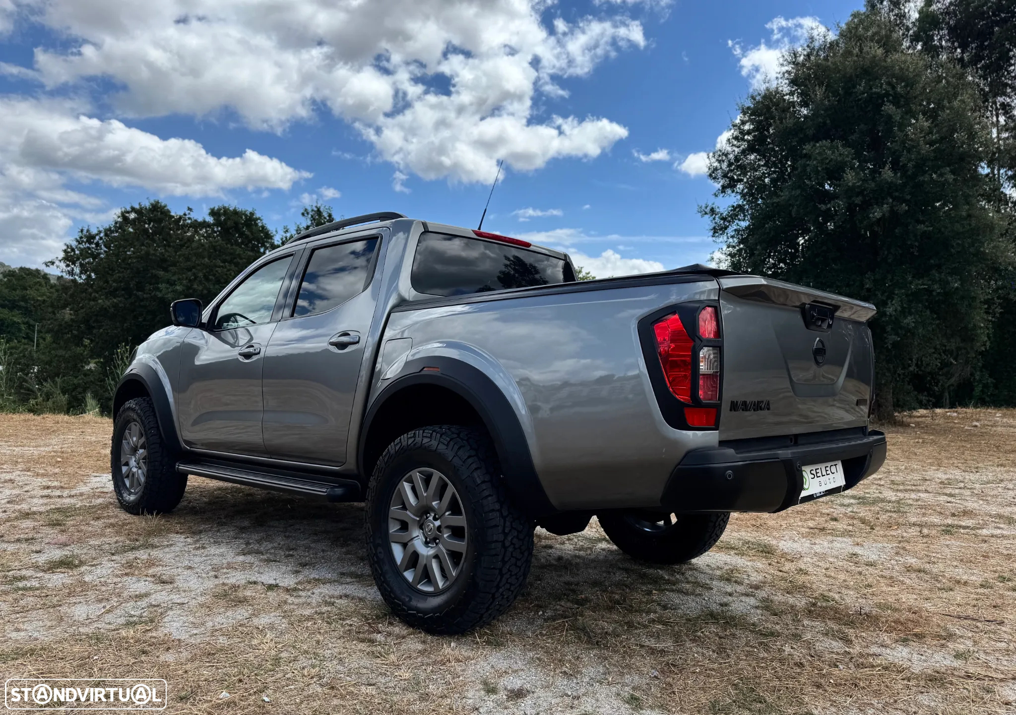 Nissan Navara 2.3 dCi CD 4WD Tekna Auto - 8