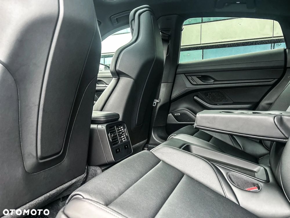 Porsche Taycan 105kWh Black Edition - 25