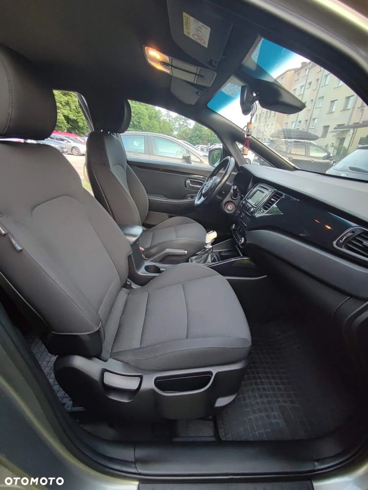 Kia Carens 1.6 GDI L - 18