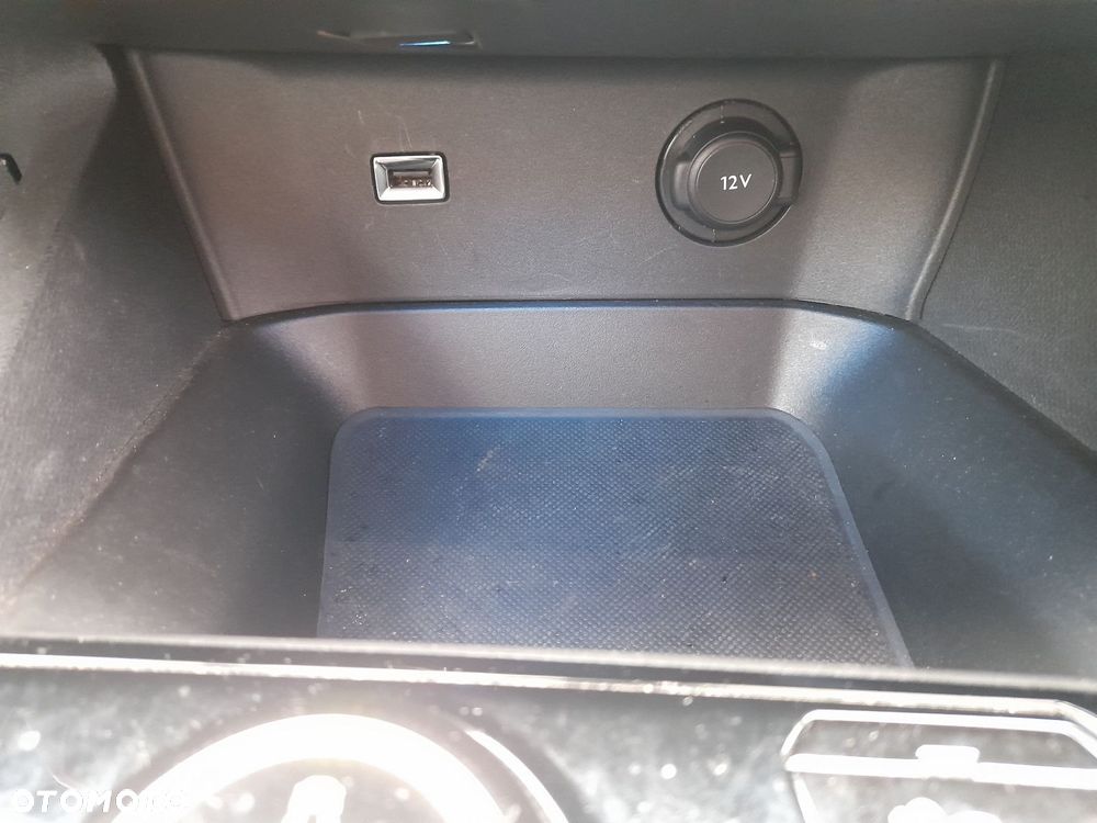 Peugeot 5008 1.2 PureTech Allure S&S - 26