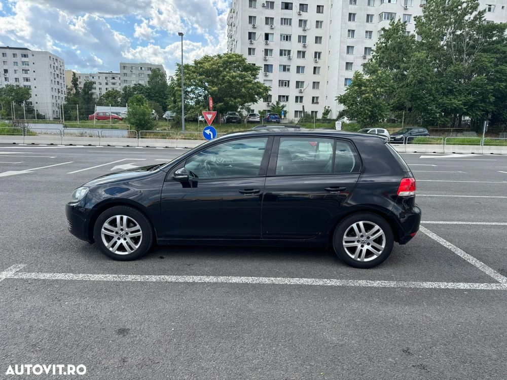 Volkswagen Golf - 6