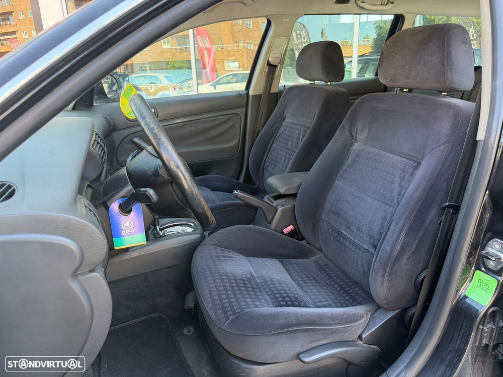 VW Passat 1.9 TDi Confortline Tip - 10
