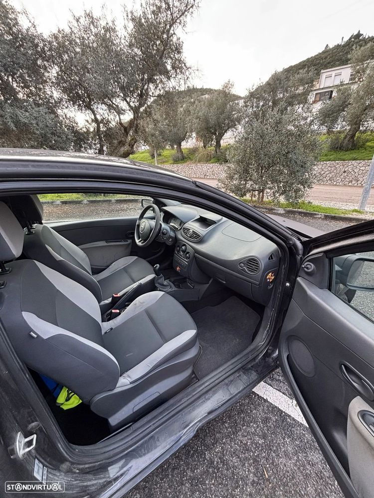 Renault Clio 1.5 dCi Dynamique S - 7