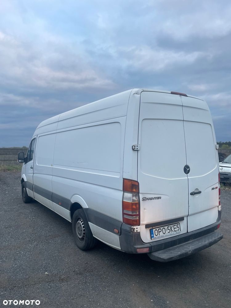 Mercedes-Benz Sprinter - 2
