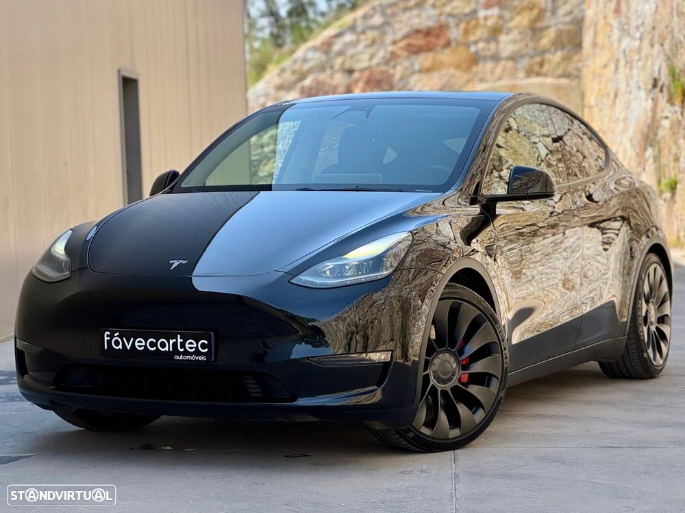 Tesla Model Y Performance Dual Motor AWD - 3