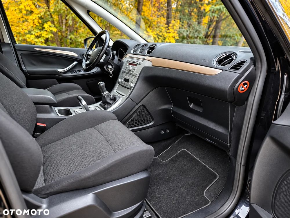 Ford S-Max - 10