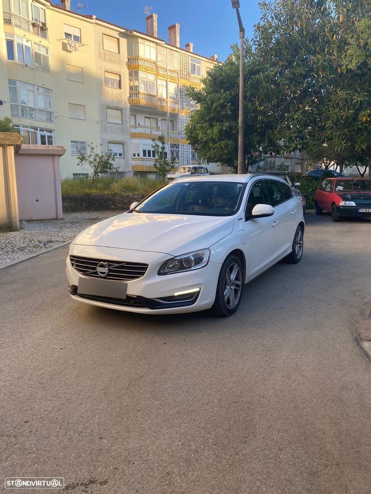 Volvo V60 2.4 D6 Summum AWD Phev - 1