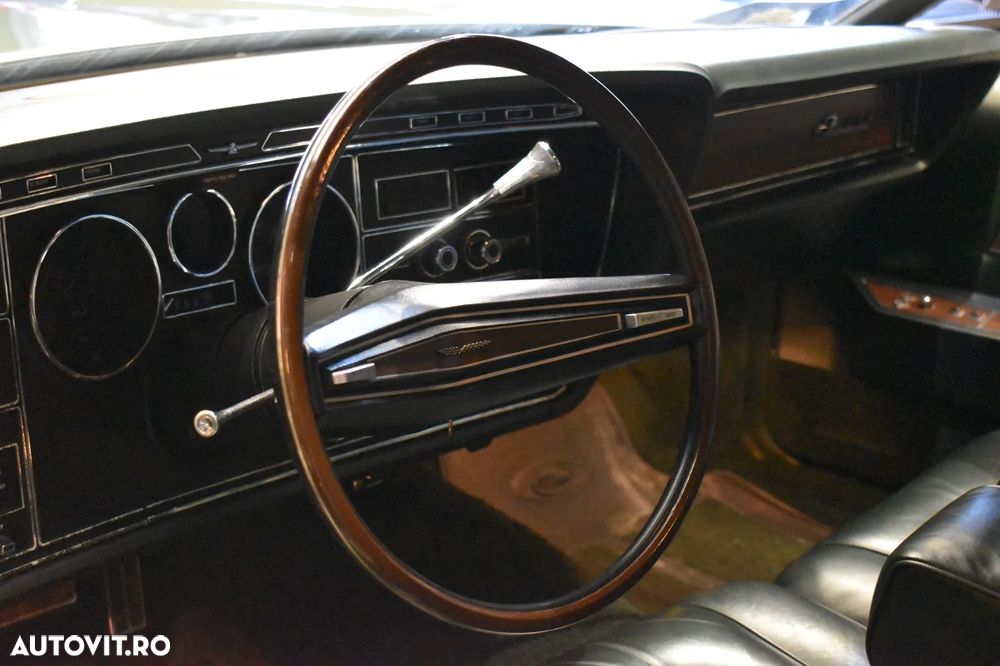 Ford Thunderbird - 8