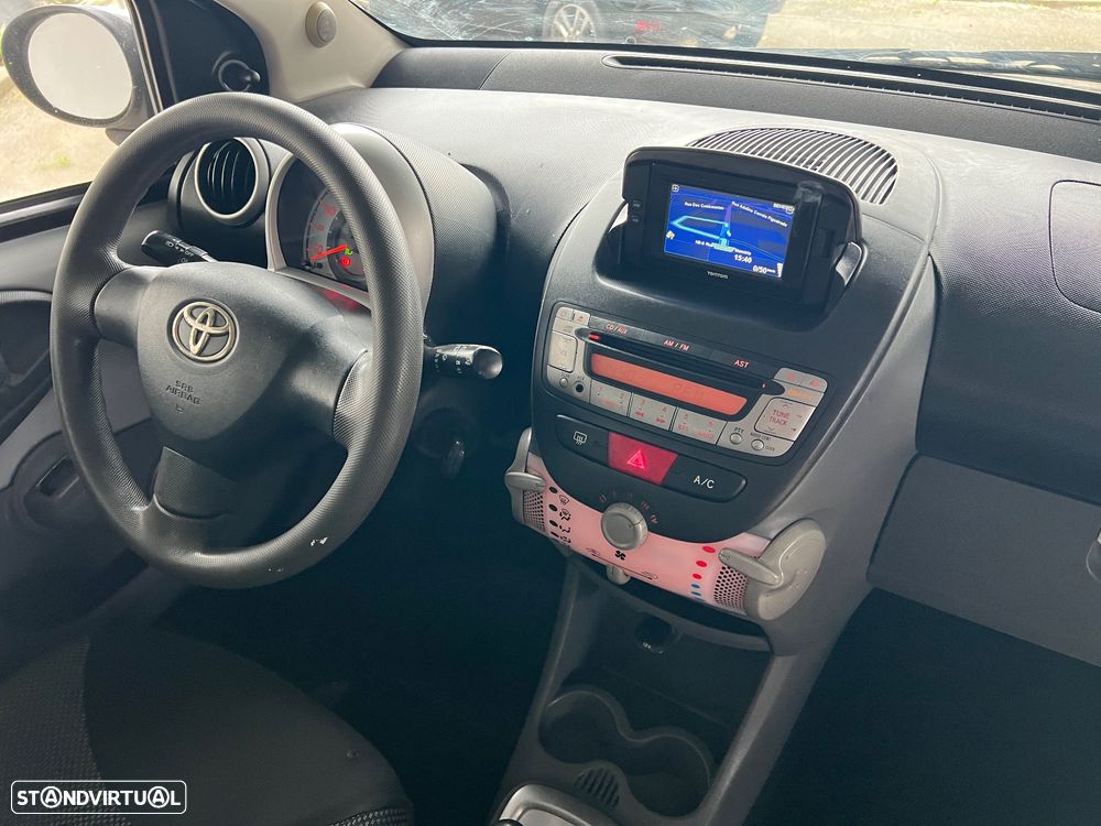 Toyota Aygo Multi Mode Connect - 33