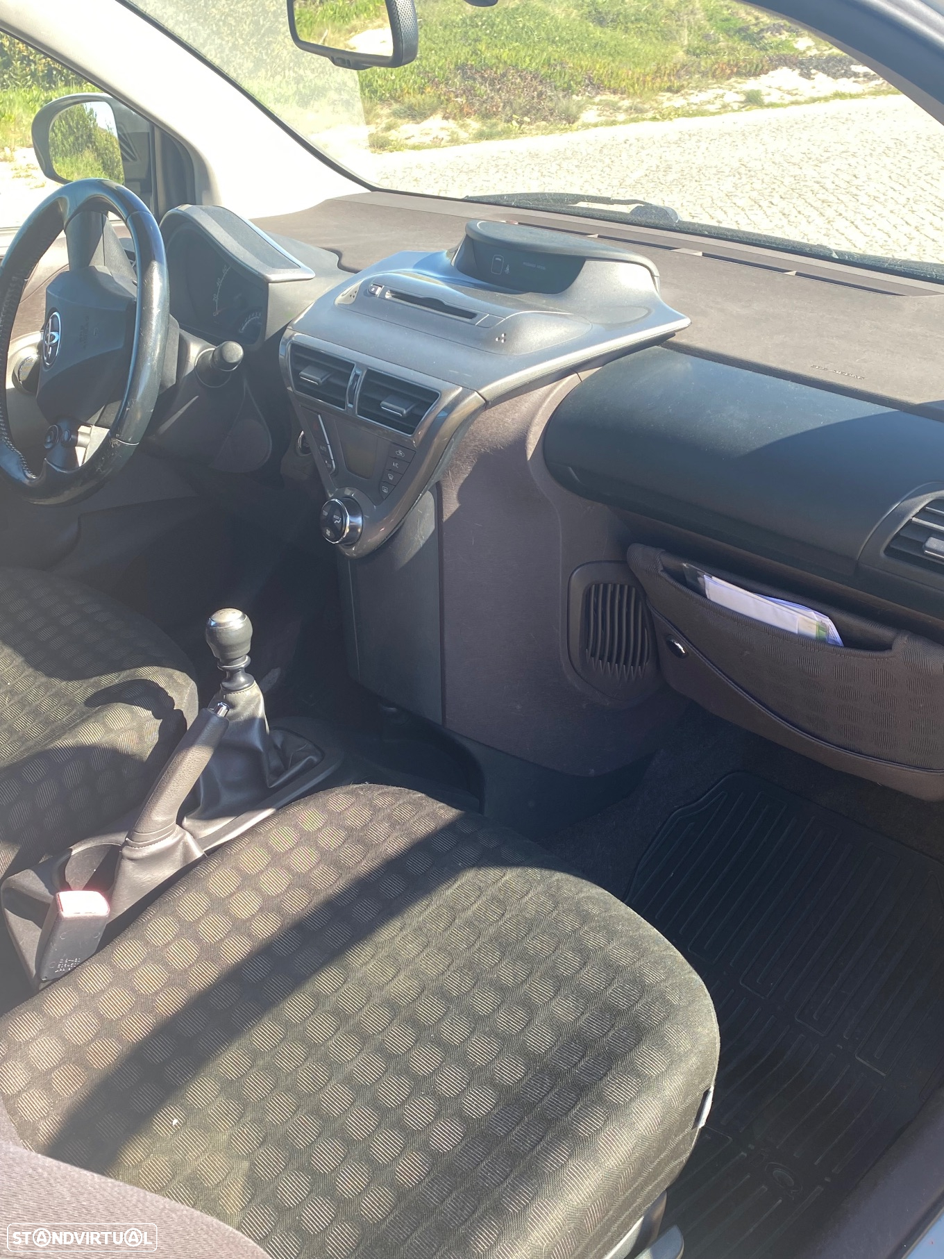 Toyota iQ 1.0 VVT-i 2 - 8