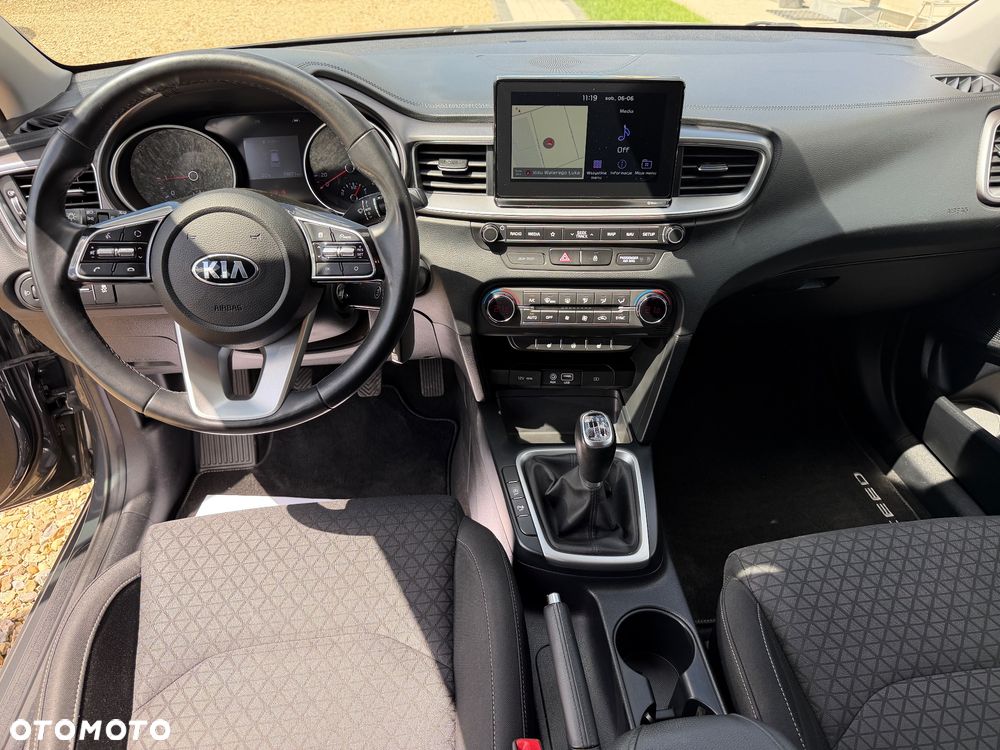 Kia Ceed 1.4 Vision - 17