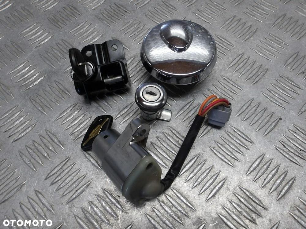 Stacyjka korek paliwa zamki SUZUKI VLR 1800 C109R BOULEVARD/INTRUDER 08-13r   PN. 37110-22H30 - 1