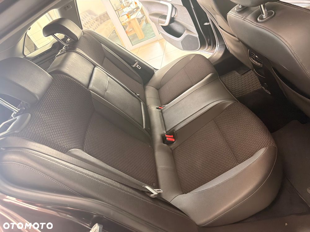 Opel Insignia - 25