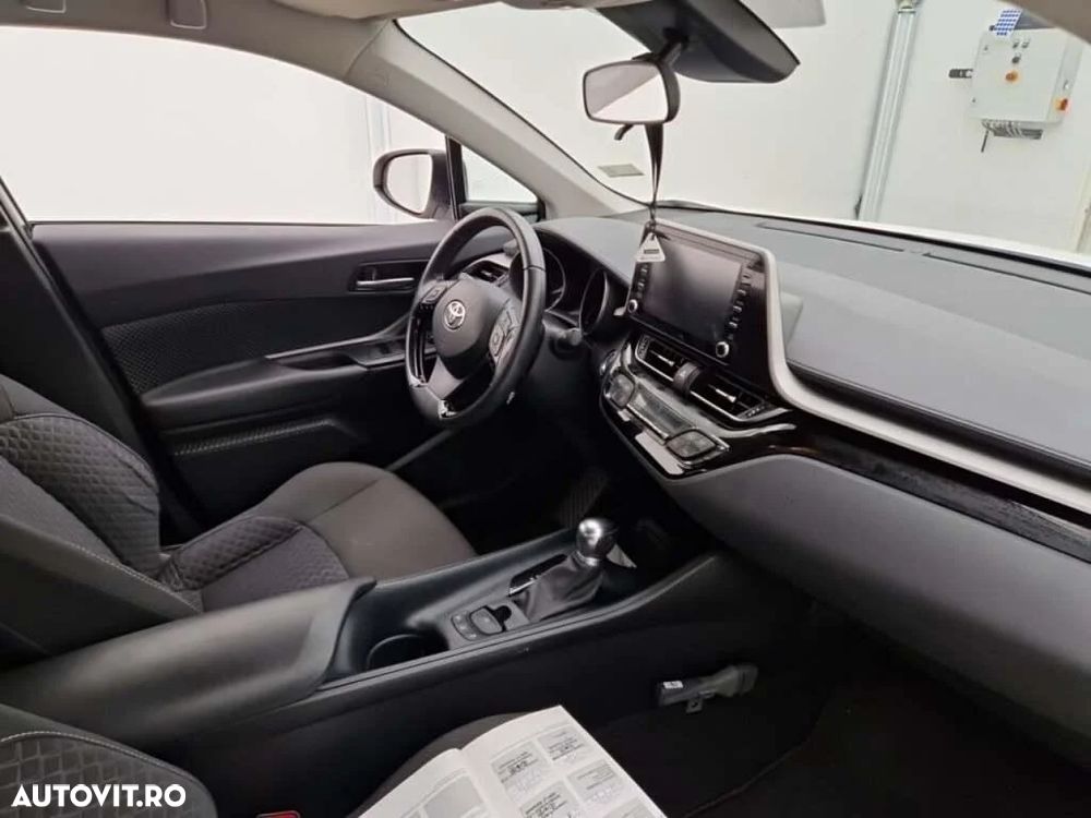 Toyota C-HR Business-Edition - 4