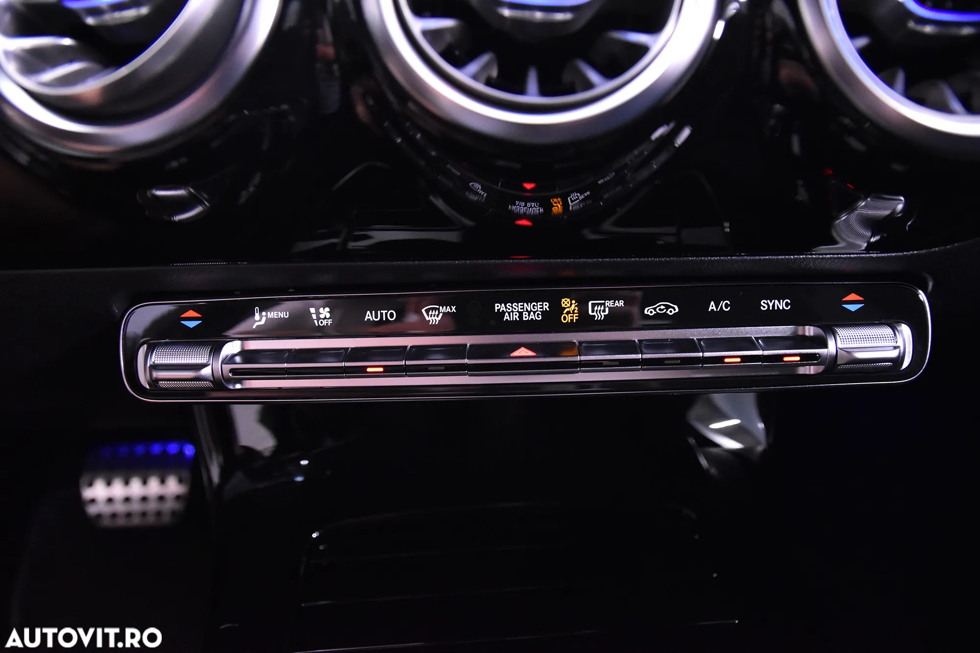 Mercedes-Benz CLA 200 7G-DCT AMG Line - 19