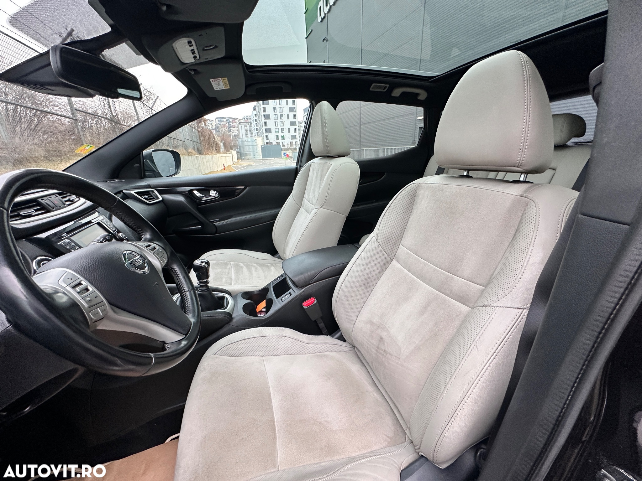 Nissan Qashqai 1.6 DCI 4 x 4 DPF tekna - 28