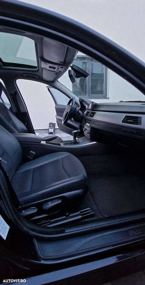 BMW Seria 3 320i - 5