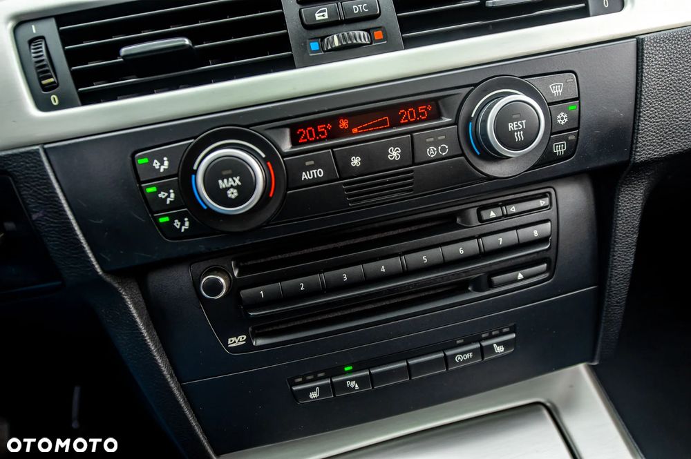 BMW Seria 3 320d DPF - 33