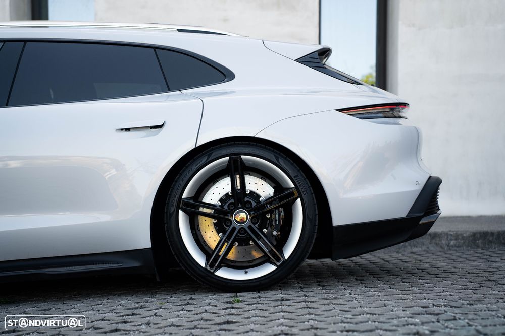 Porsche Taycan Sport Turismo Turbo S - 10