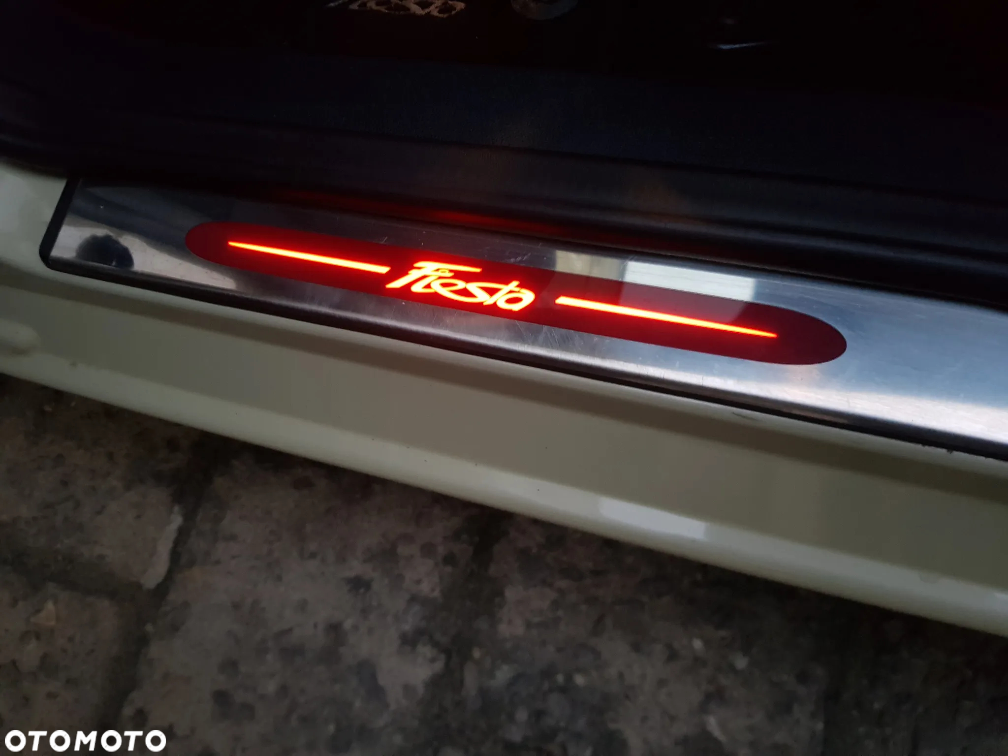 Ford Fiesta 1.25 Ghia - 8