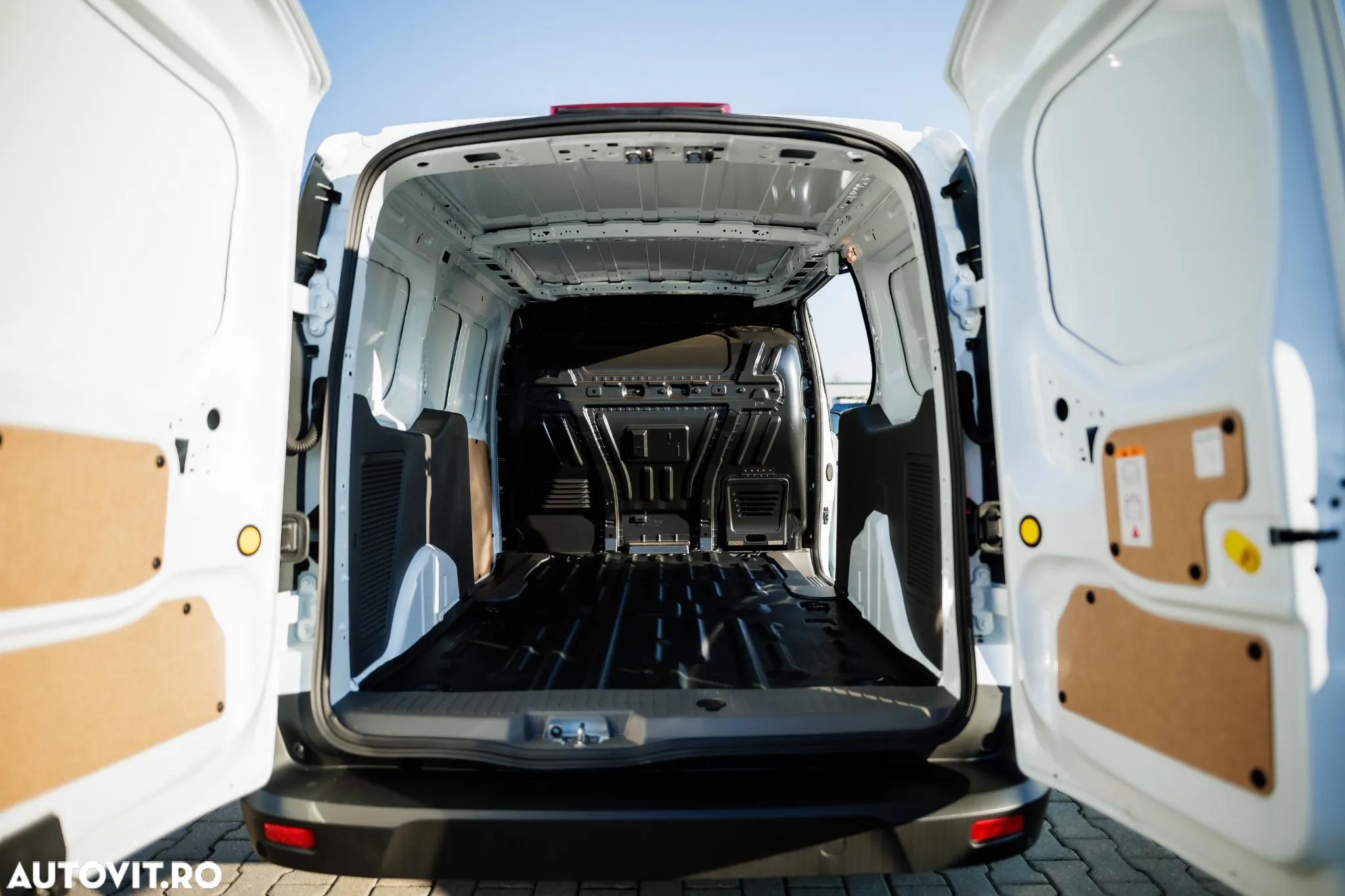 Ford Transit Connect - 15